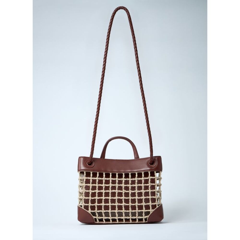 Bottega Veneta Women Small Andiamo Handbag - Picture 2 of 7